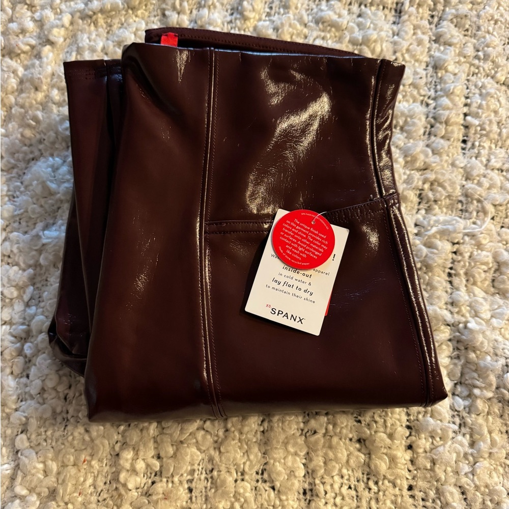 Spanx Faux Patent Leather Leggings Ruby Color Size Medium - Picture 4 of 4